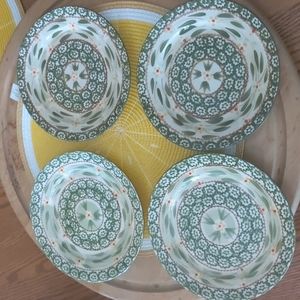 Temptations by Tara Old World green salad or desert 7 1/2 four plates